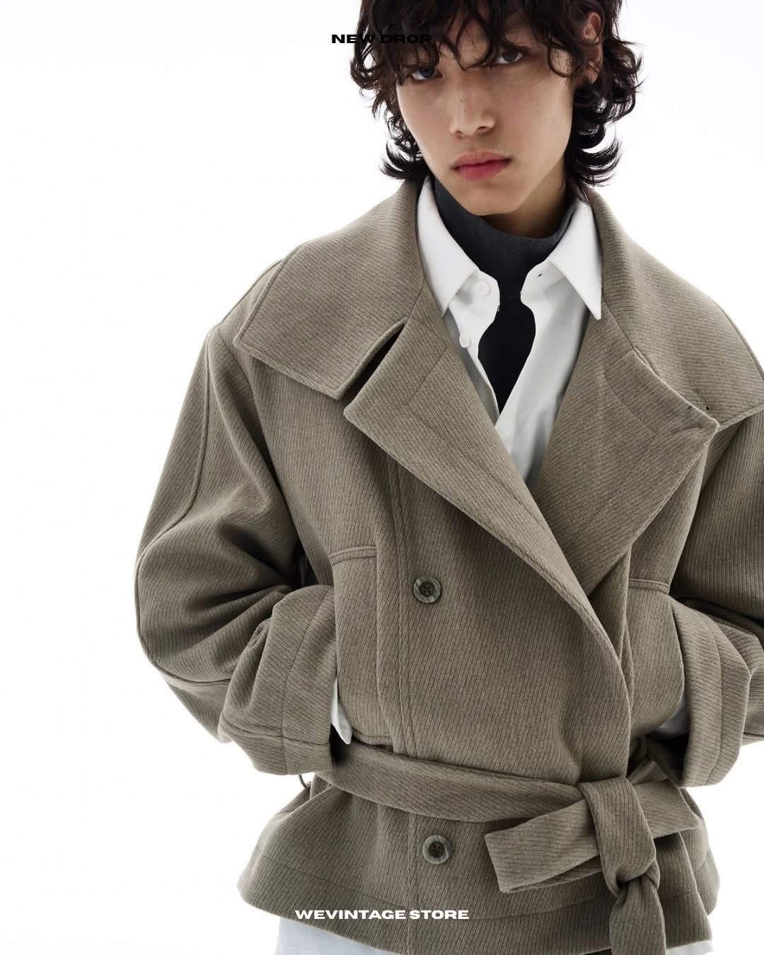 THE SCULPTED BELTED COAT