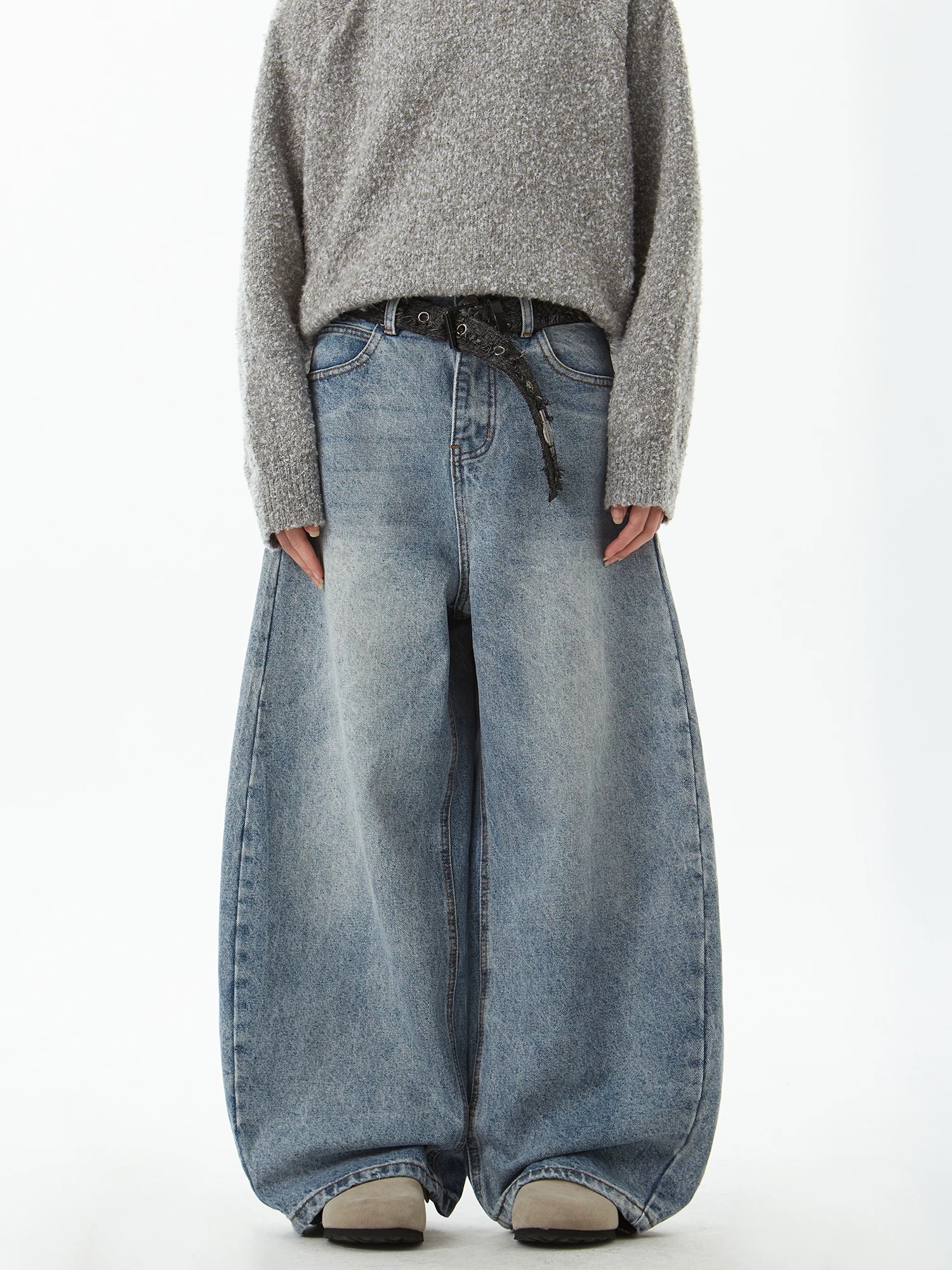 Extreme Baggy "Balloon" Jeans: Light Wash Edition